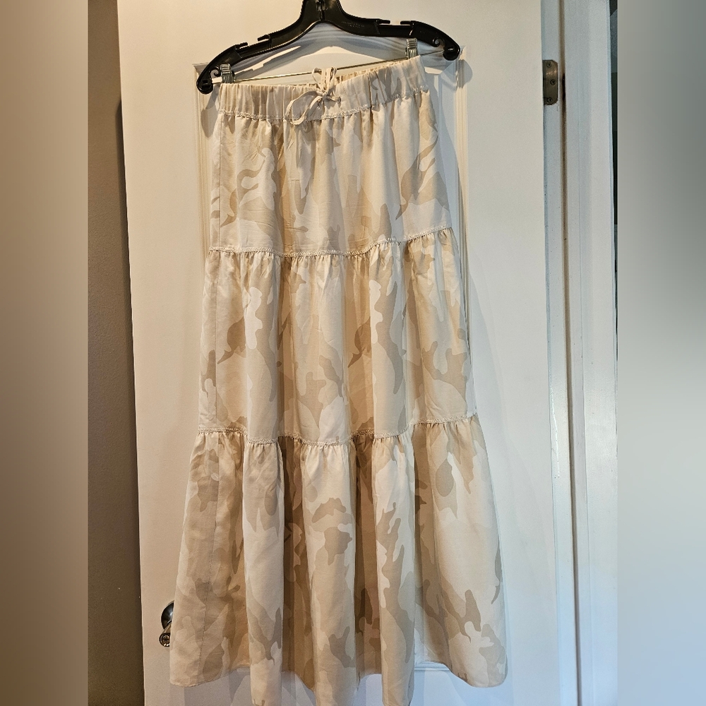 Guess By Marciano Women's Cream Tiered Skirt
